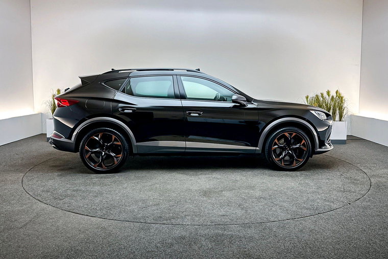 Vehicle Image 8