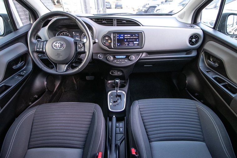 Vehicle Image 13