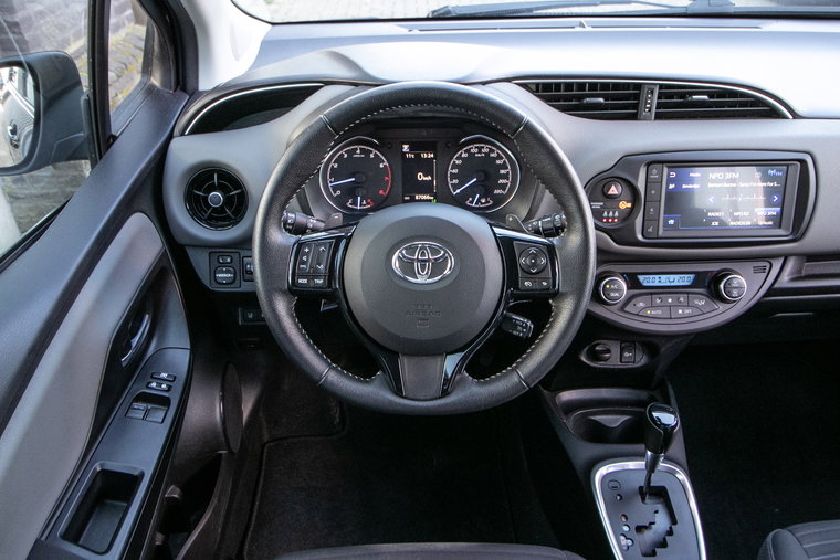 Vehicle Image 14