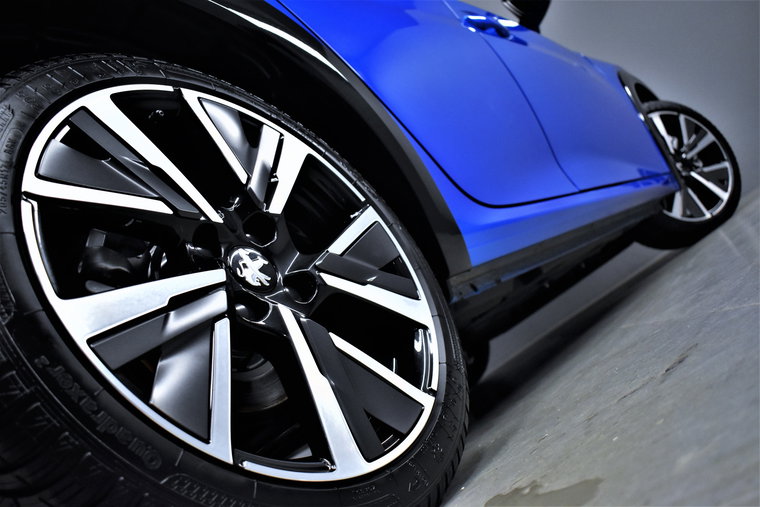 Vehicle Image 8