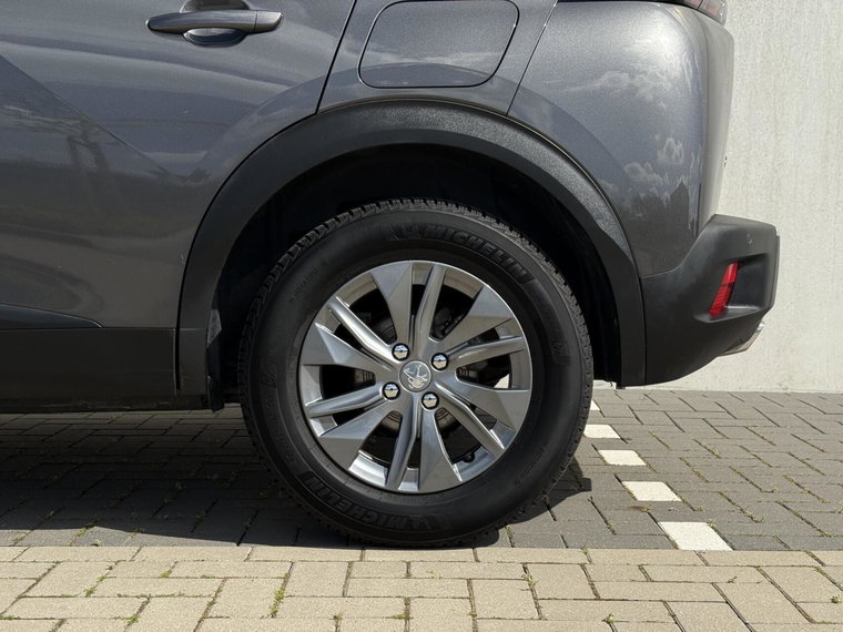 Vehicle Image 19