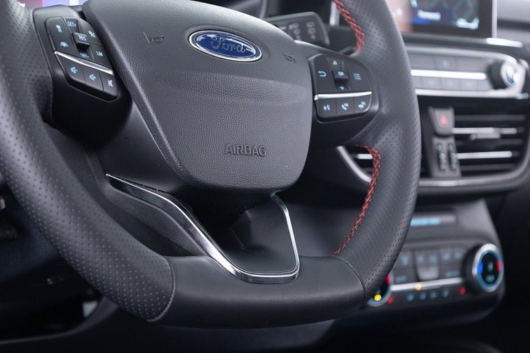 Vehicle Image 17