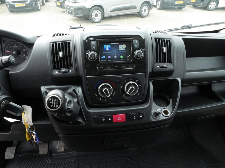 Vehicle Image 17