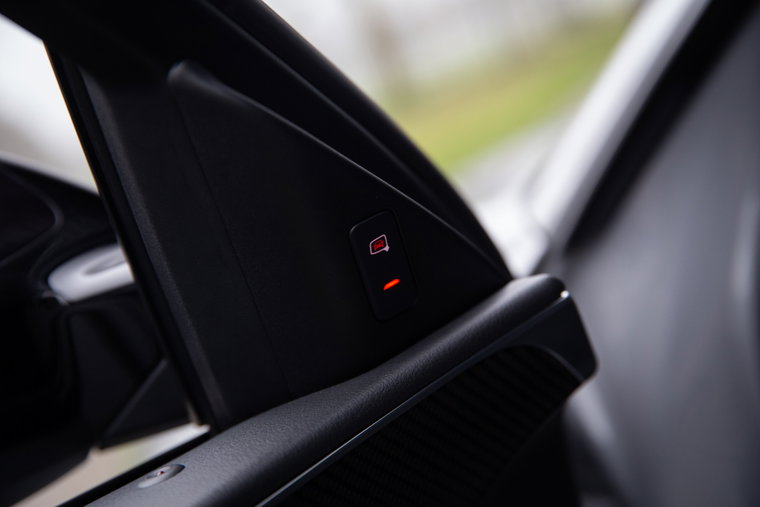 Vehicle Image 32