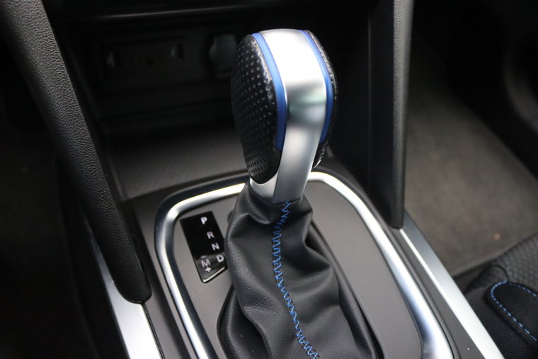 Vehicle Image 25