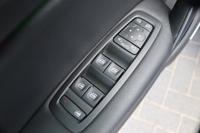 Vehicle Image 26