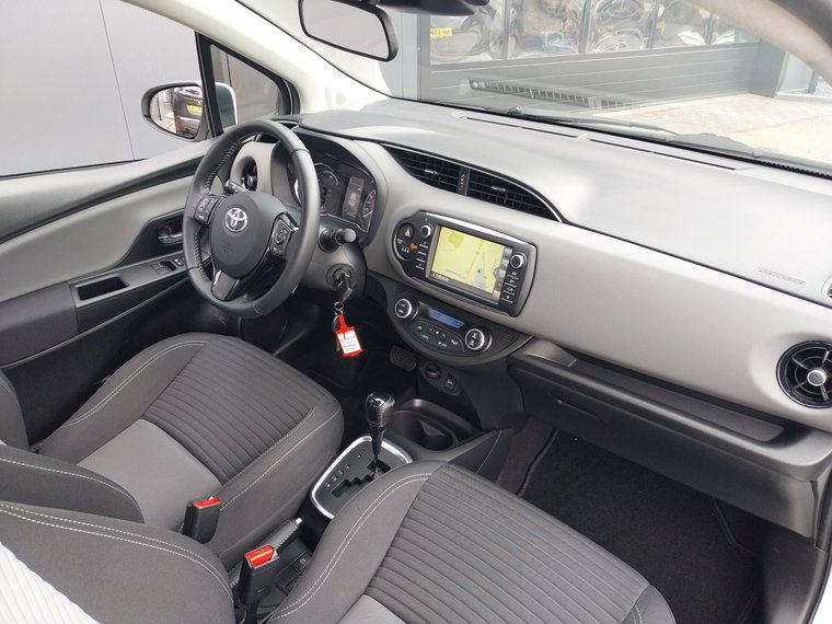 Vehicle Image 18
