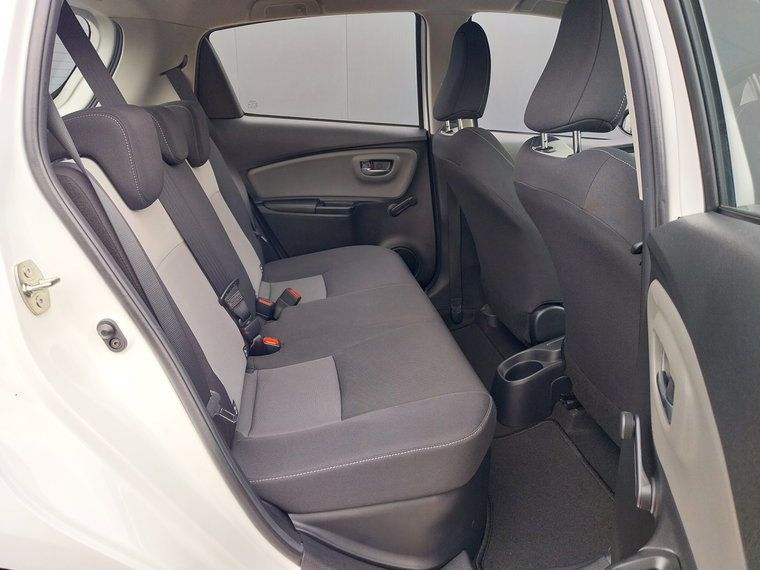 Vehicle Image 25