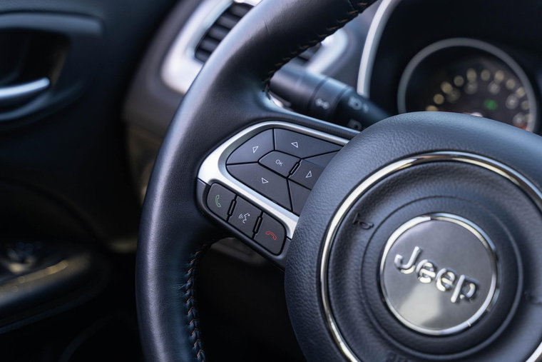 Vehicle Image 25