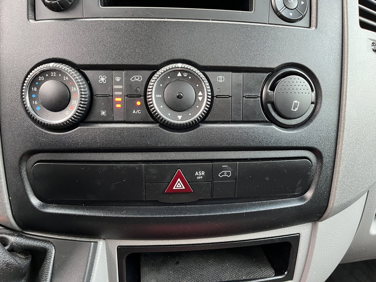 Vehicle Image 40