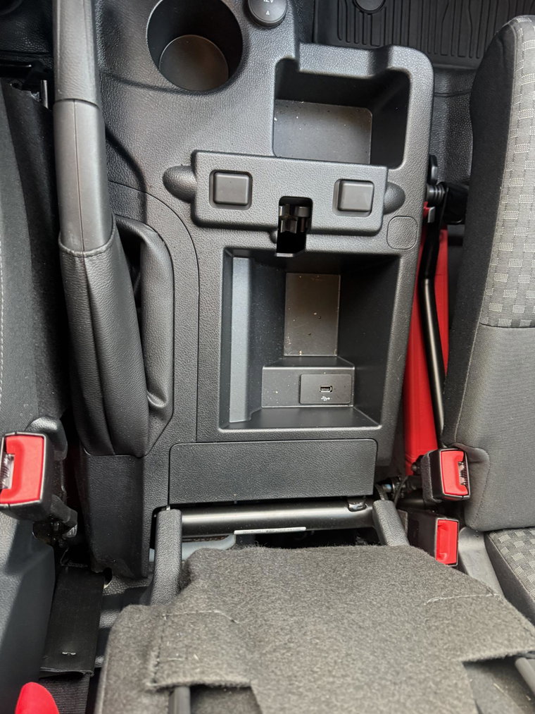 Vehicle Image 23