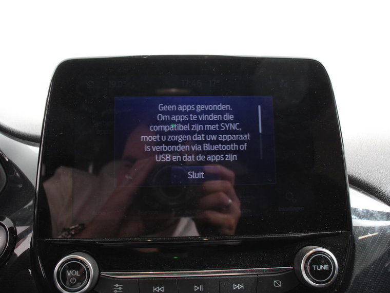 Vehicle Image 28