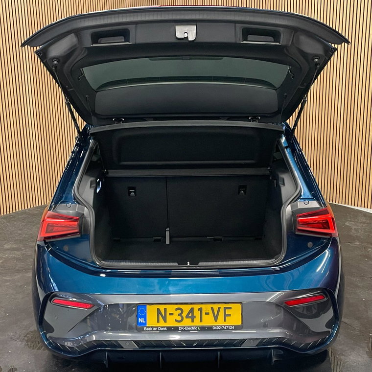 Vehicle Image 28