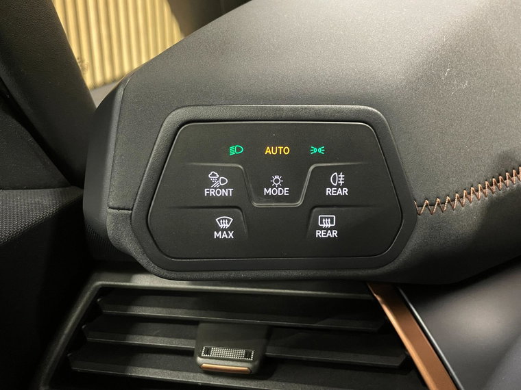 Vehicle Image 38