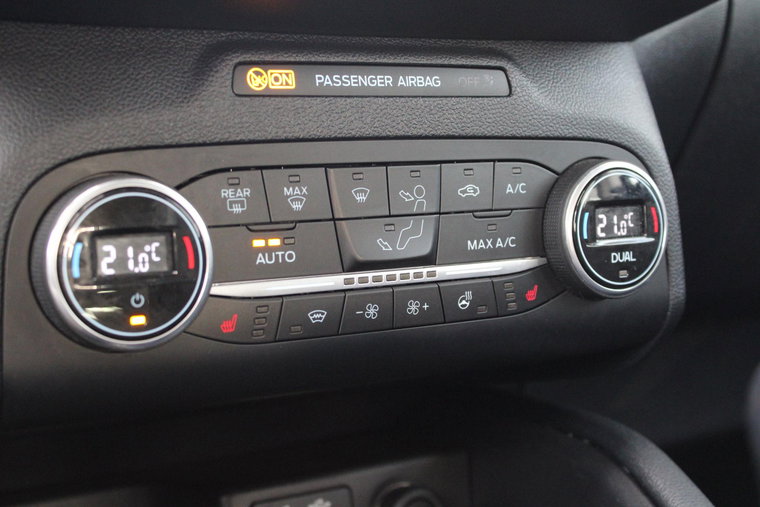 Vehicle Image 26