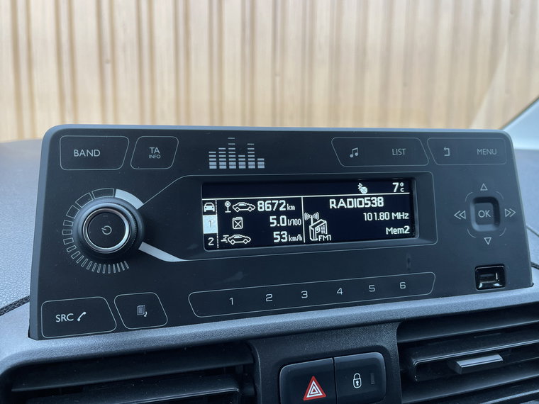 Vehicle Image 14