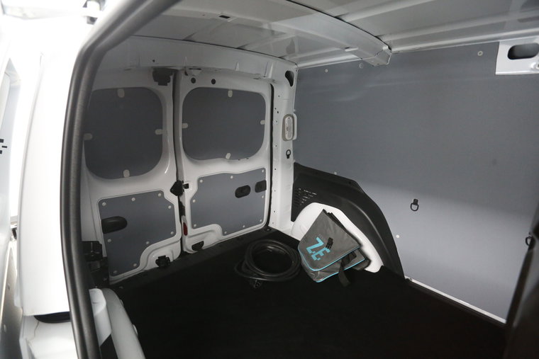 Vehicle Image 25