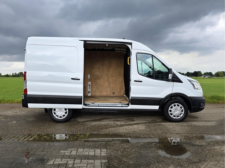 Vehicle Image 28