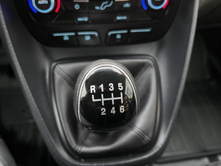 Vehicle Image 28