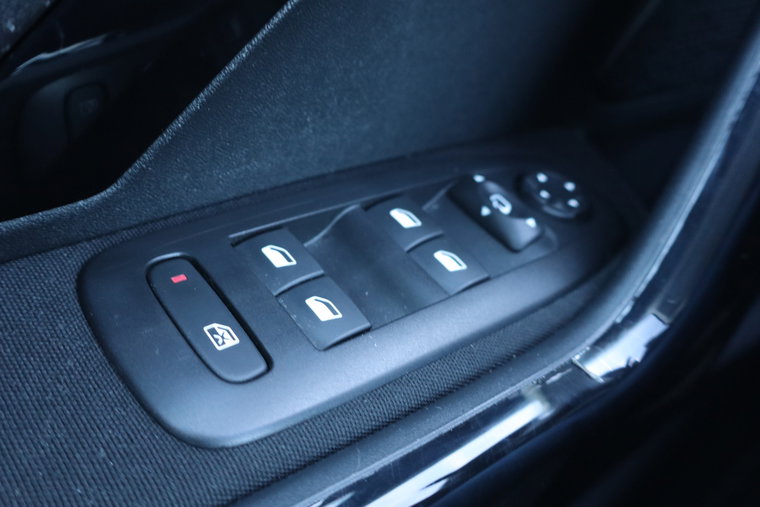 Vehicle Image 26