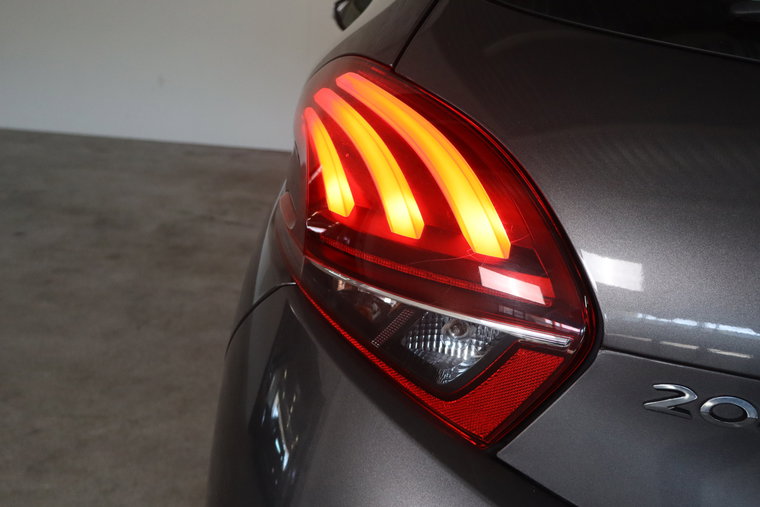 Vehicle Image 30