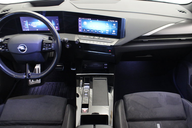 Vehicle Image 8