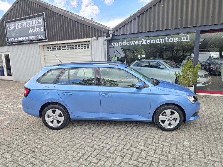 Vehicle Image 32