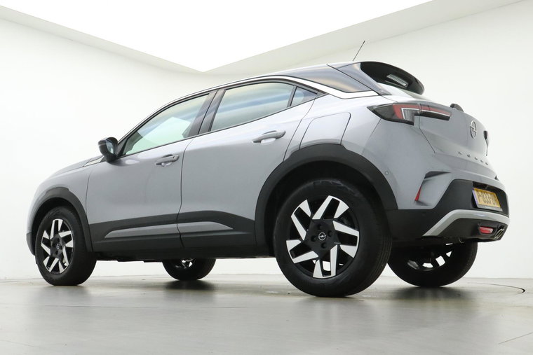 Vehicle Image 12
