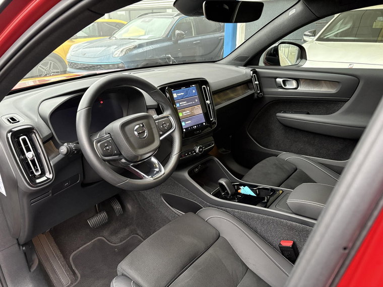 Vehicle Image 17