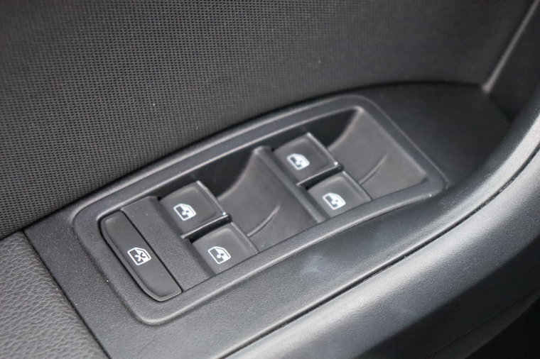 Vehicle Image 26
