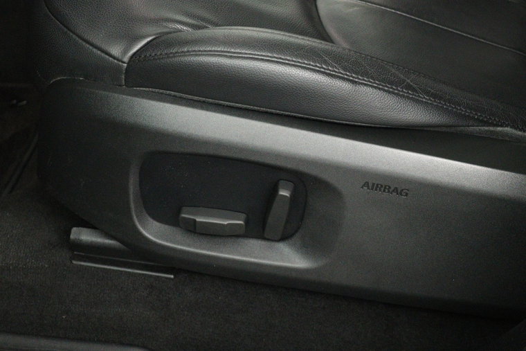 Vehicle Image 23