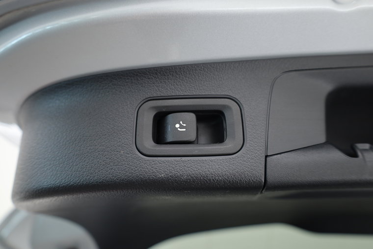 Vehicle Image 48
