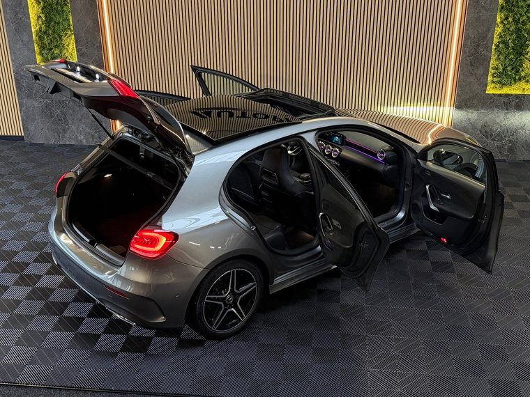 Vehicle Image 19