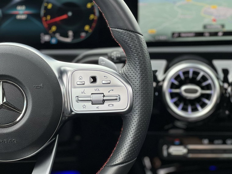 Vehicle Image 28