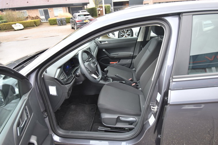 Vehicle Image 19