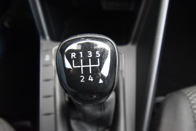 Vehicle Image 21