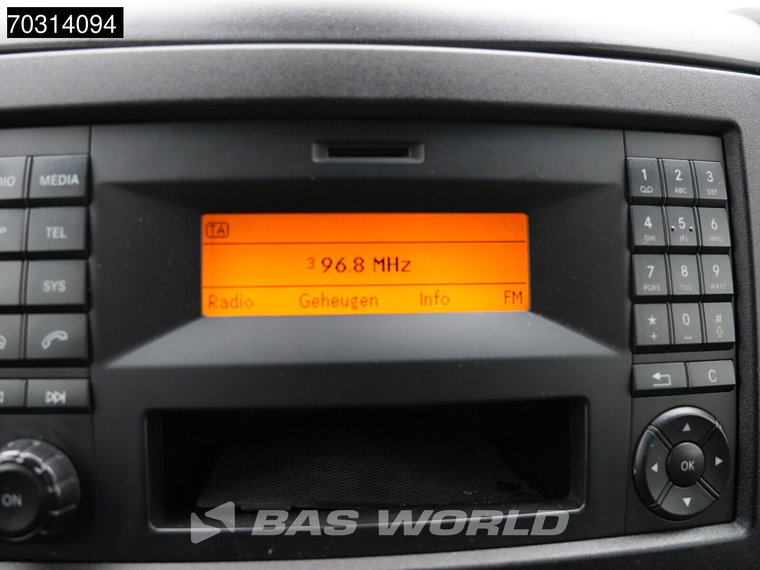 Vehicle Image 29