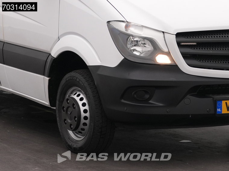 Vehicle Image 37