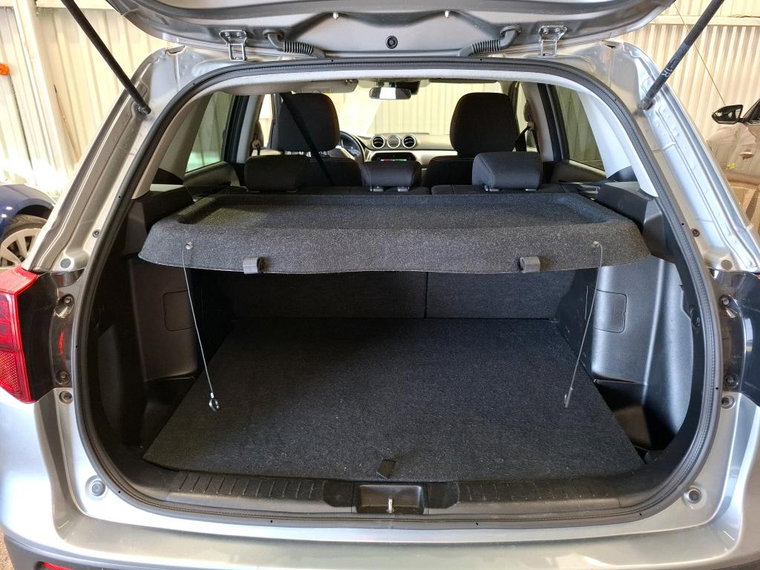 Vehicle Image 6