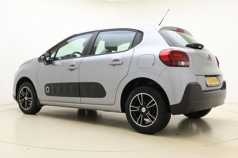Vehicle Image 12