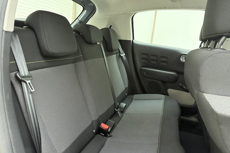 Vehicle Image 13