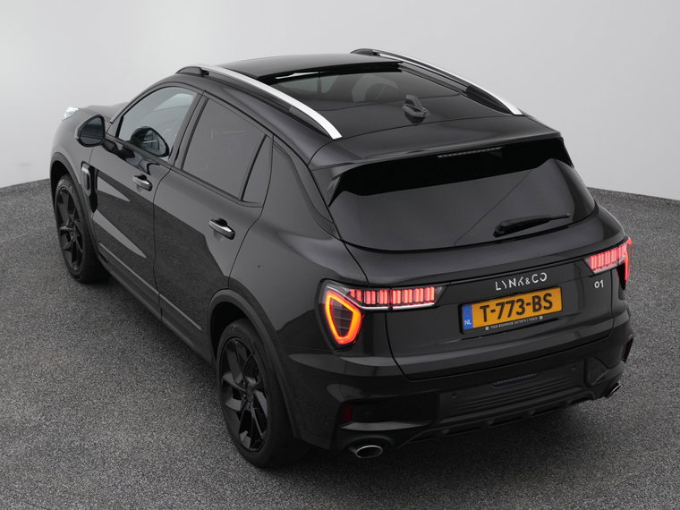 Vehicle Image 25