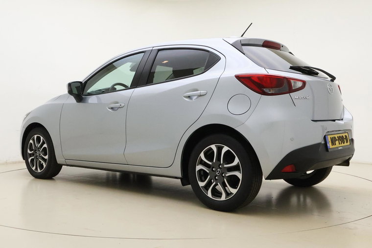 Vehicle Image 12