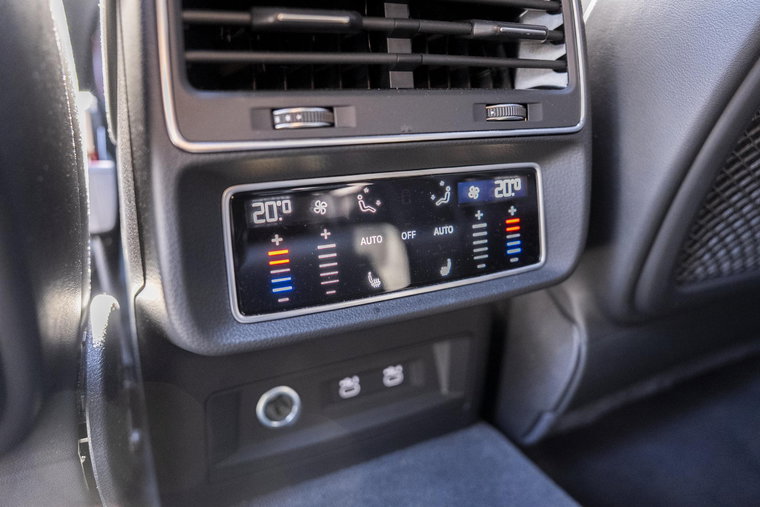 Vehicle Image 32