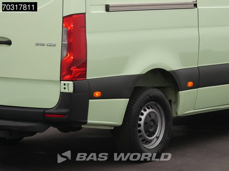 Vehicle Image 34