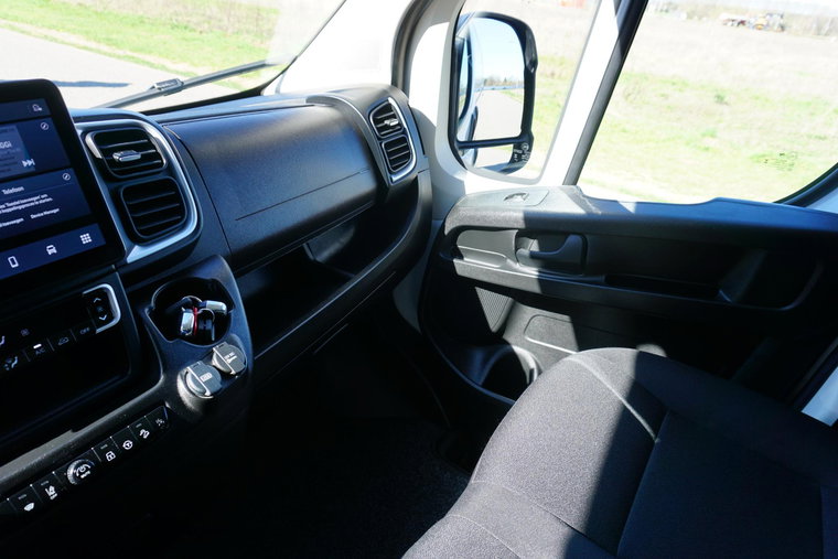 Vehicle Image 35