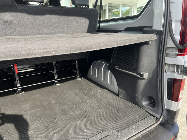 Vehicle Image 28