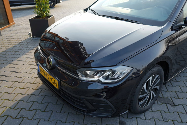 Vehicle Image 8