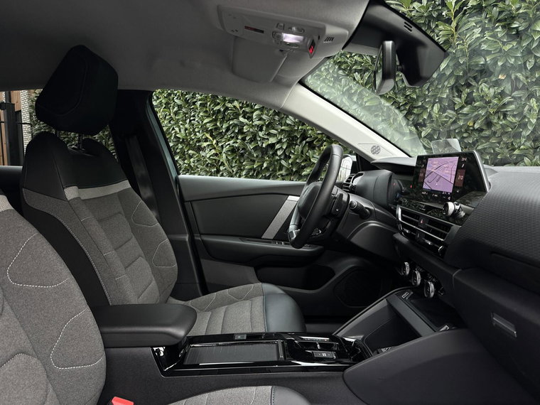 Vehicle Image 33