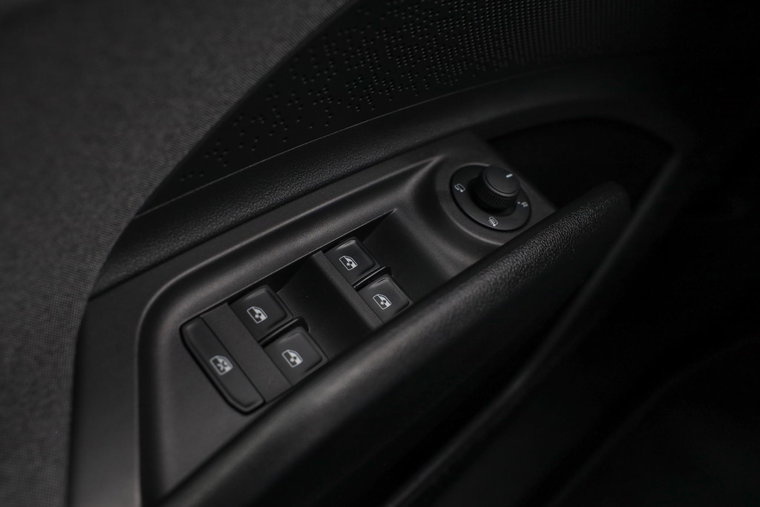 Vehicle Image 27